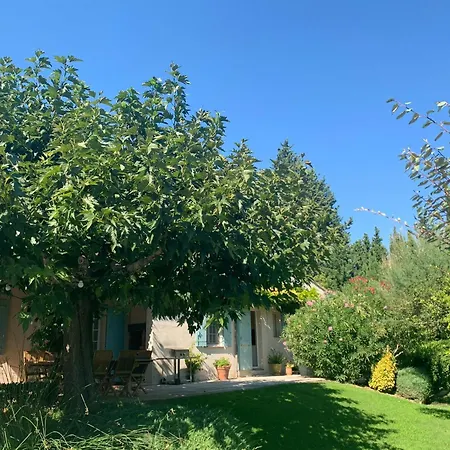 Mas A Avec Piscine, Terrasse Et Jardin, Pres Des Alpilles - Fr-1-599-35 *