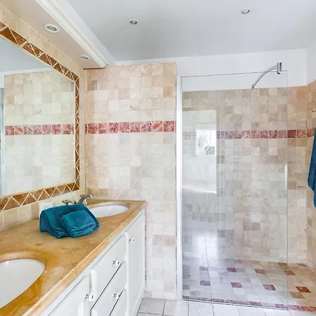 Mas A Avec Piscine, Terrasse Et Jardin, Pres Des Alpilles - Fr-1-599-35